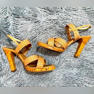Vintage beige leather strappy 70s sandals heels